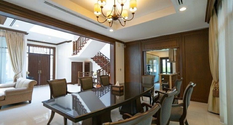 À louer 4 chambres maison à Yan Nawa, Bangkok