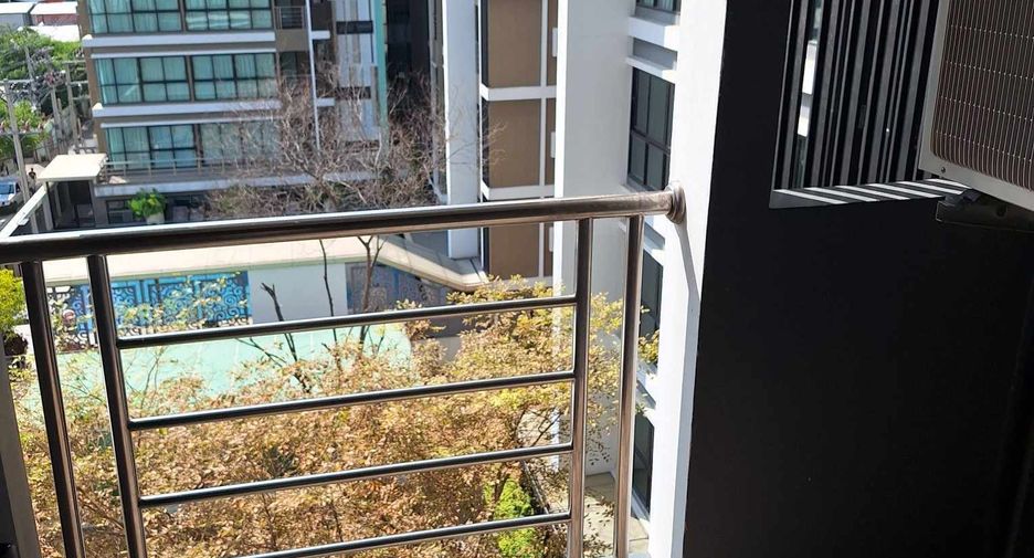 For rent 2 bedrooms condo in Chatuchak, Bangkok