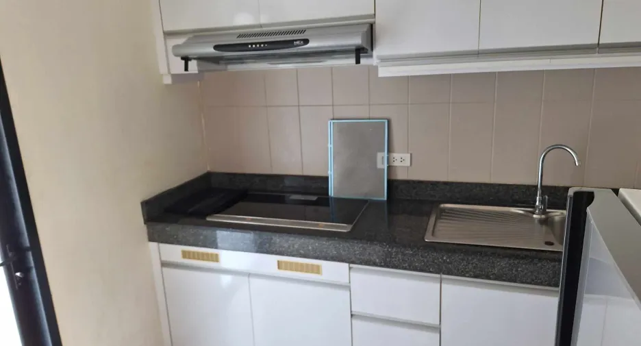 For rent 2 bedrooms condo in Chatuchak, Bangkok