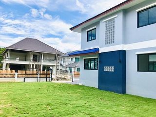 Casa en venta de 4 habitaciones en Phra Samut Chedi, Samut Prakan