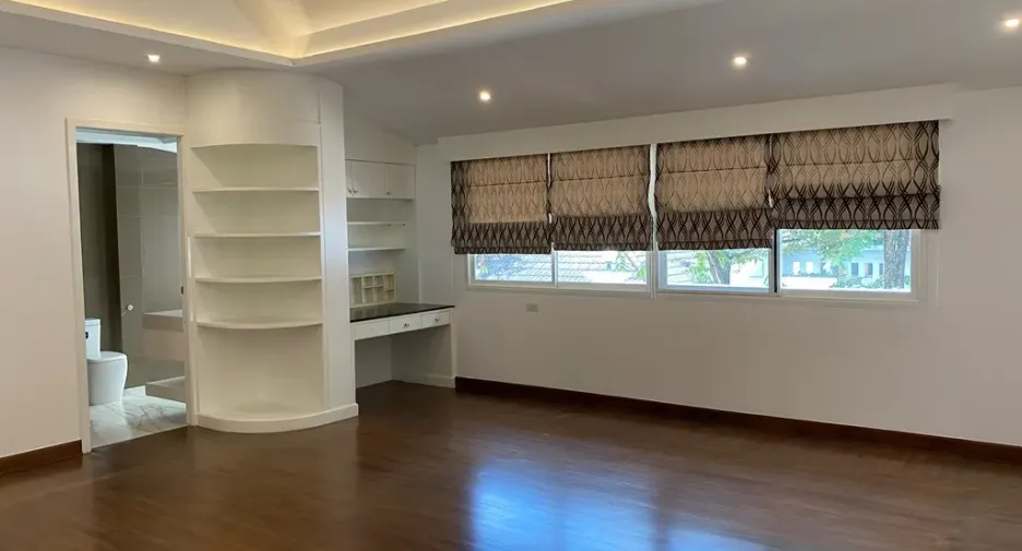 Haus zur Miete mit 6 Zimmer in Suan Luang, Bangkok