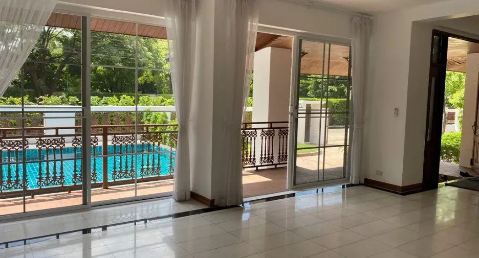 Haus zur Miete mit 6 Zimmer in Suan Luang, Bangkok
