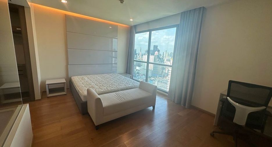 Condo en alquiler de 3 habitaciones en Sathon, Bangkok