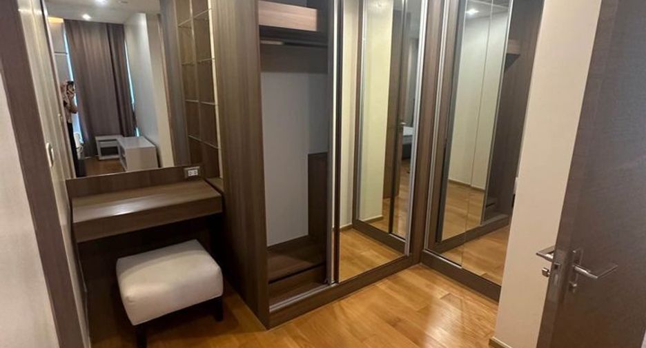 Condo en alquiler de 3 habitaciones en Sathon, Bangkok