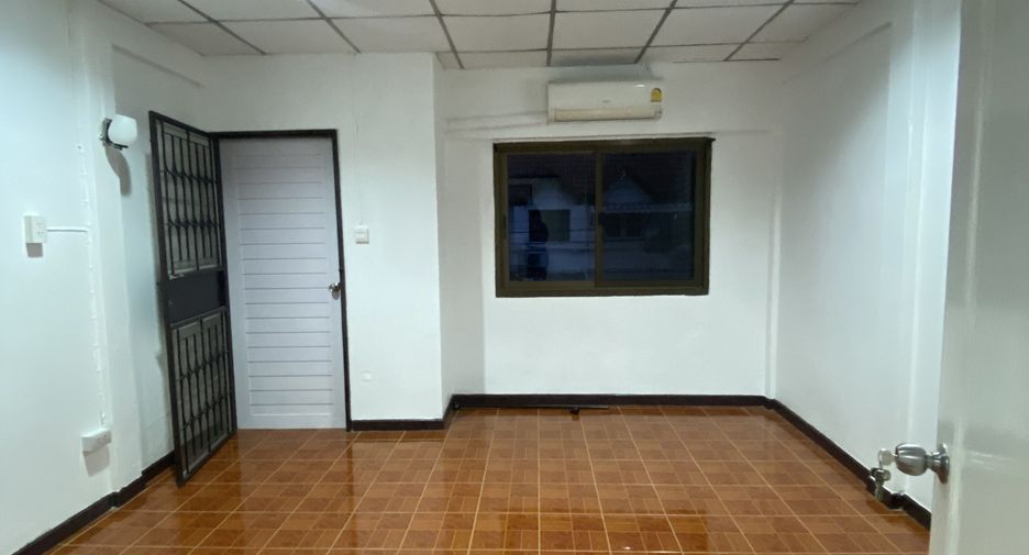 For rent 2 bedrooms townhouse in Bueng Kum, Bangkok