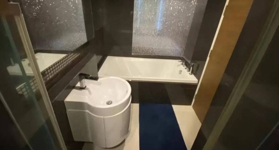 For rent 1 bed condo in Phra Khanong, Bangkok