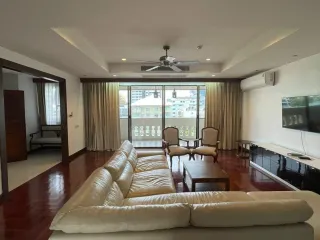 For rent 4 bedrooms condo in Watthana, Bangkok