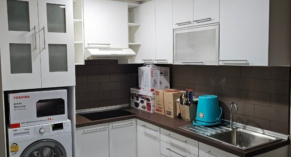 Condo en alquiler de 3 habitaciones en Watthana, Bangkok