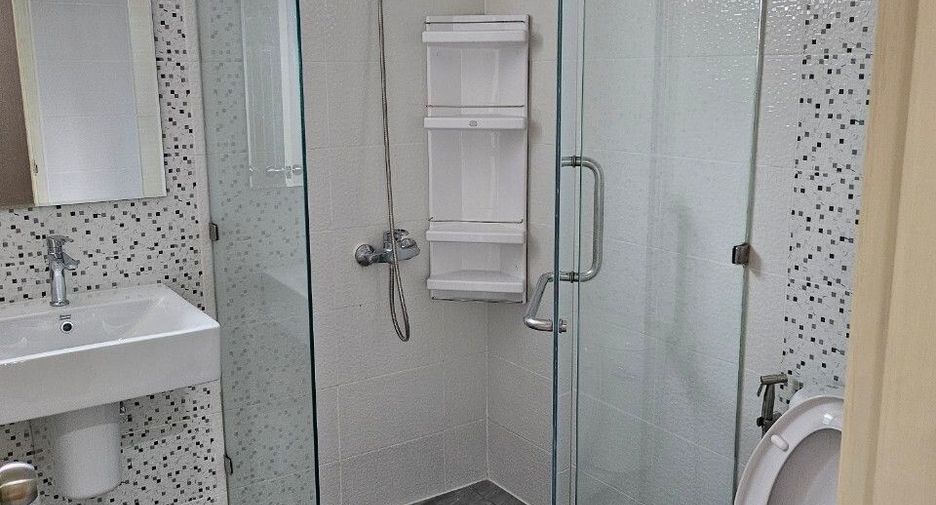 Condo en alquiler de 3 habitaciones en Watthana, Bangkok