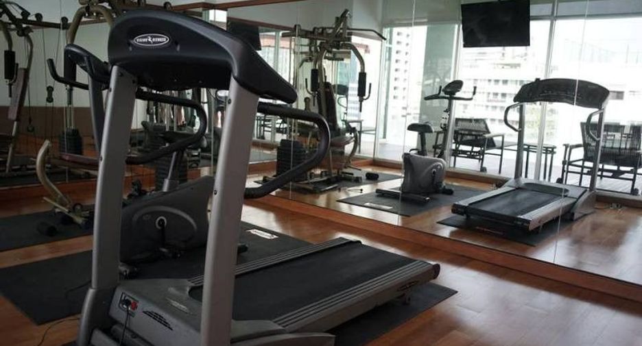 For rent 3 bedrooms condo in Watthana, Bangkok