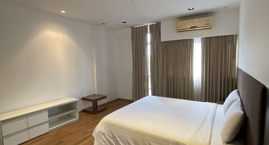 For rent 2 bedrooms apartment in Khlong Toei, Bangkok