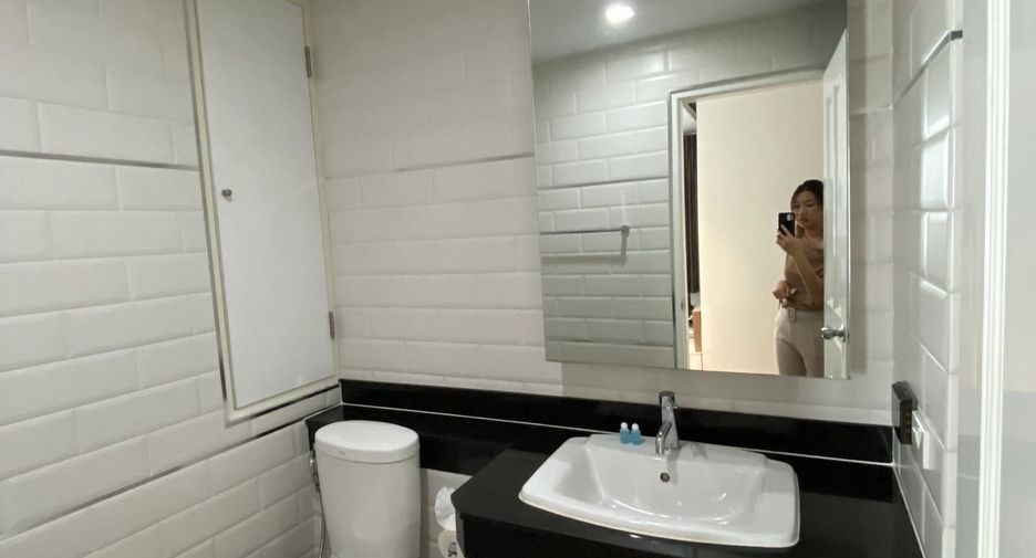 For rent 2 bedrooms apartment in Khlong Toei, Bangkok