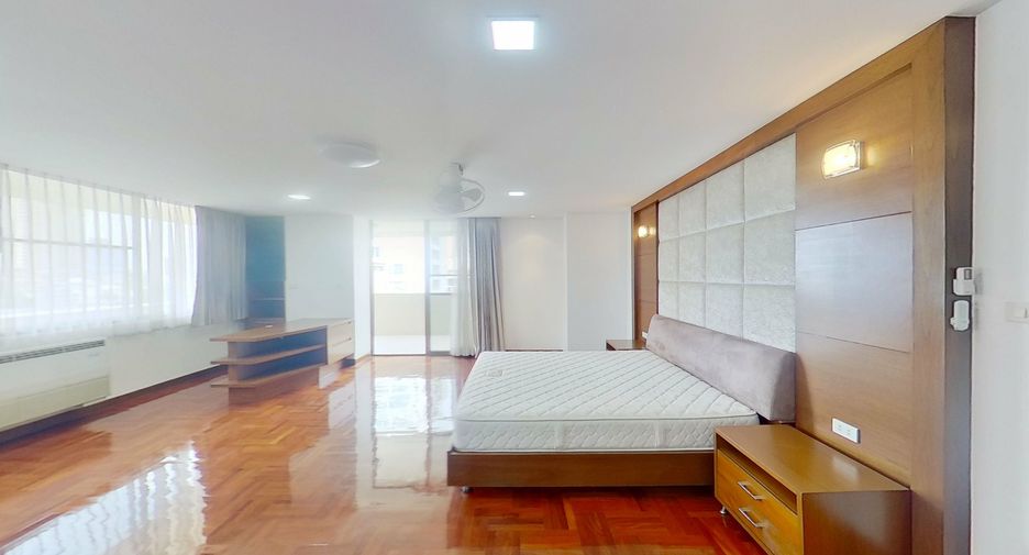 Condo en alquiler de 3 habitaciones en Khlong Toei, Bangkok