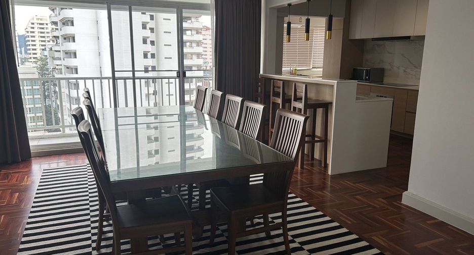 Condo en alquiler de 4 habitaciones en Khlong Toei, Bangkok