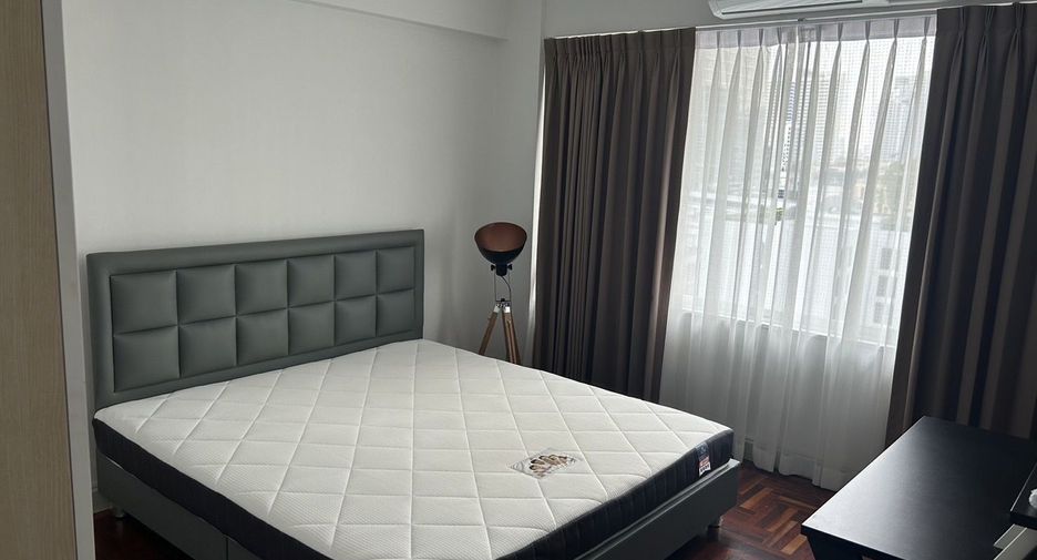 Condo en alquiler de 4 habitaciones en Khlong Toei, Bangkok
