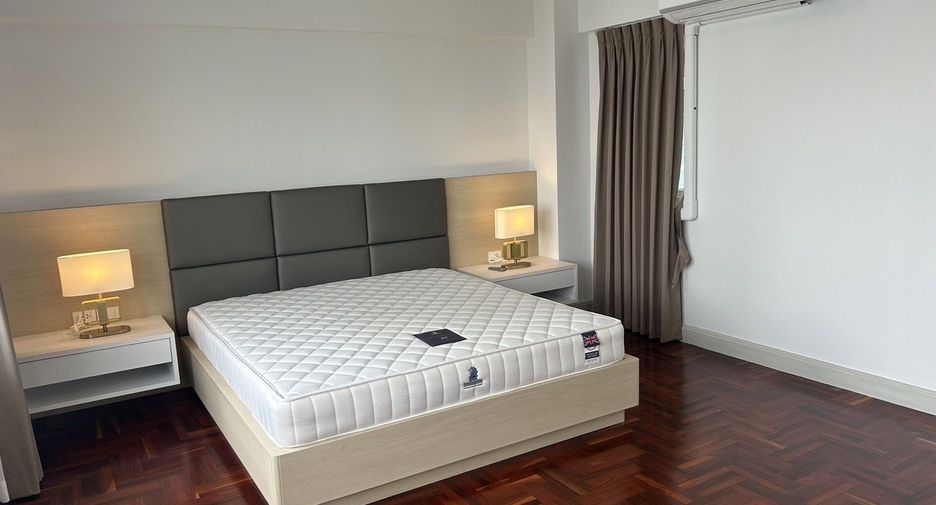 Condo en alquiler de 4 habitaciones en Khlong Toei, Bangkok