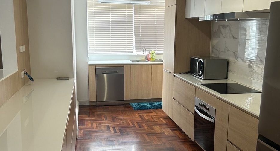 Condo en alquiler de 4 habitaciones en Khlong Toei, Bangkok