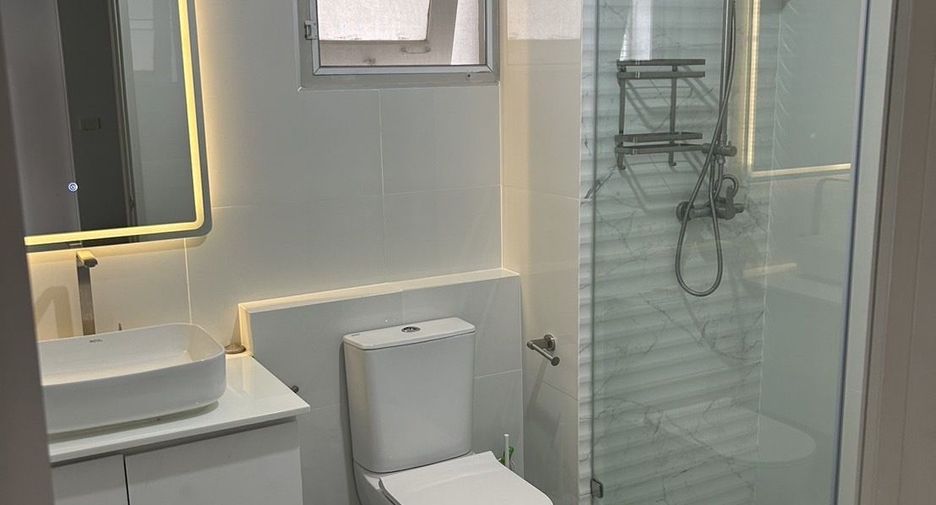 Condo en alquiler de 4 habitaciones en Khlong Toei, Bangkok