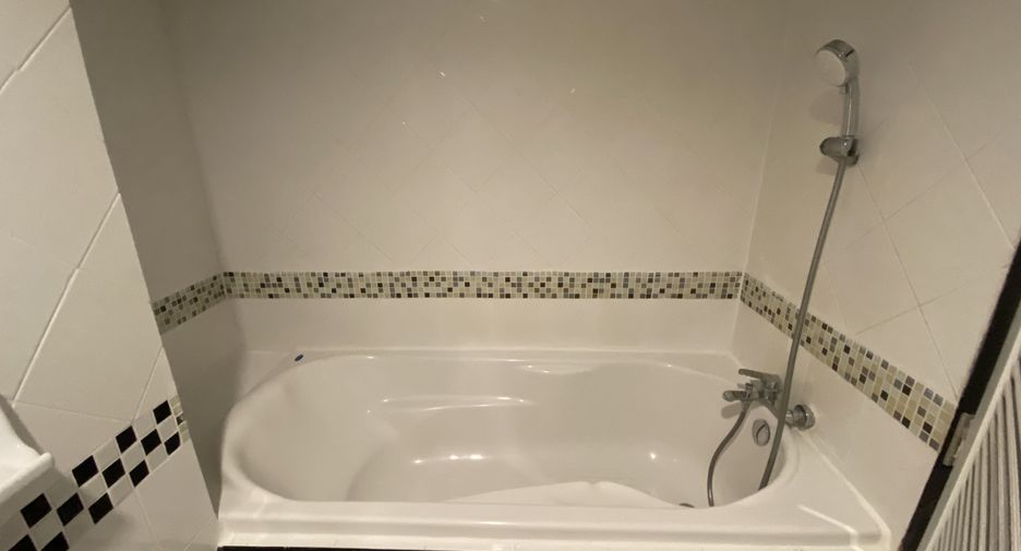 Apartamento en alquiler de 3 habitaciones en Watthana, Bangkok
