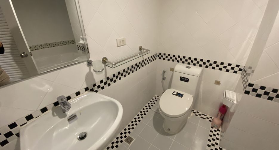 Apartamento en alquiler de 3 habitaciones en Watthana, Bangkok