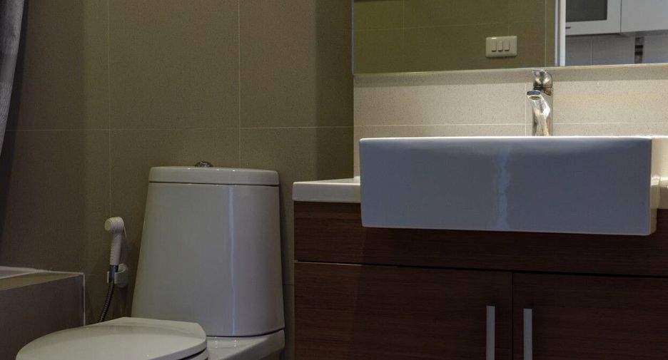 For rent 1 bed condo in Khlong Toei, Bangkok