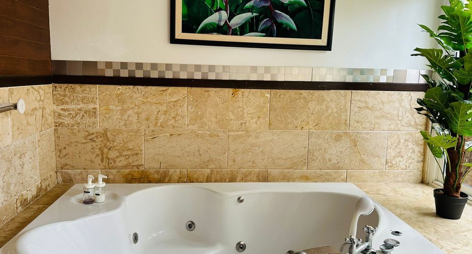 For rent 2 bedrooms villa in Mueang Phuket, Phuket