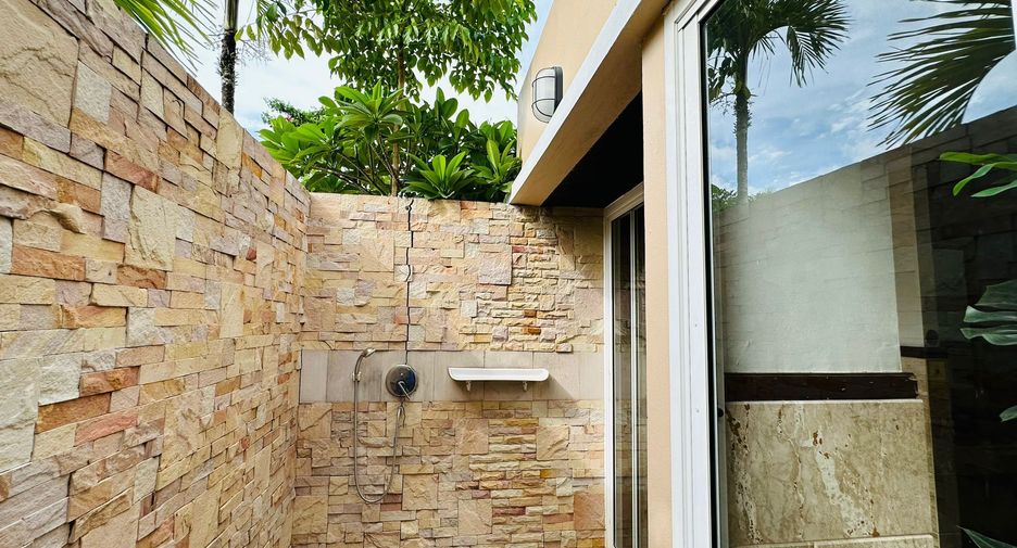 For rent 2 bedrooms villa in Mueang Phuket, Phuket