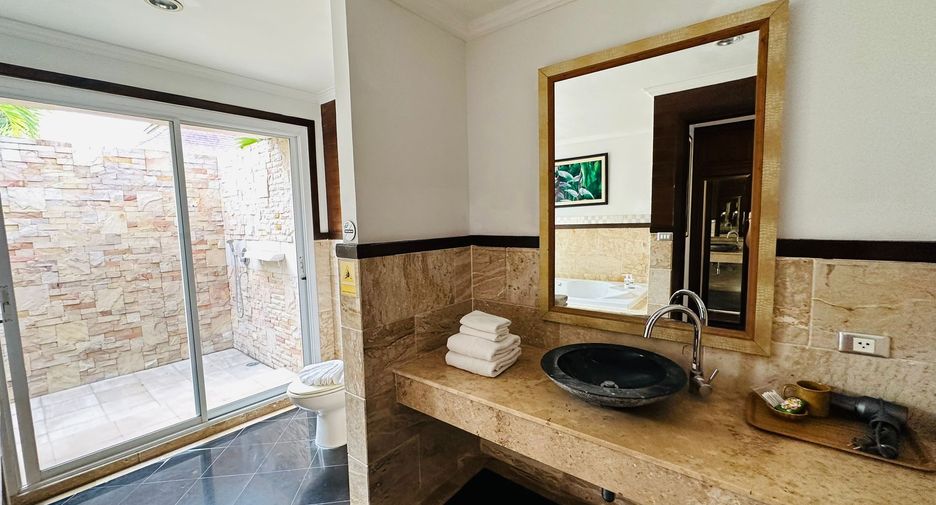For rent 2 bedrooms villa in Mueang Phuket, Phuket