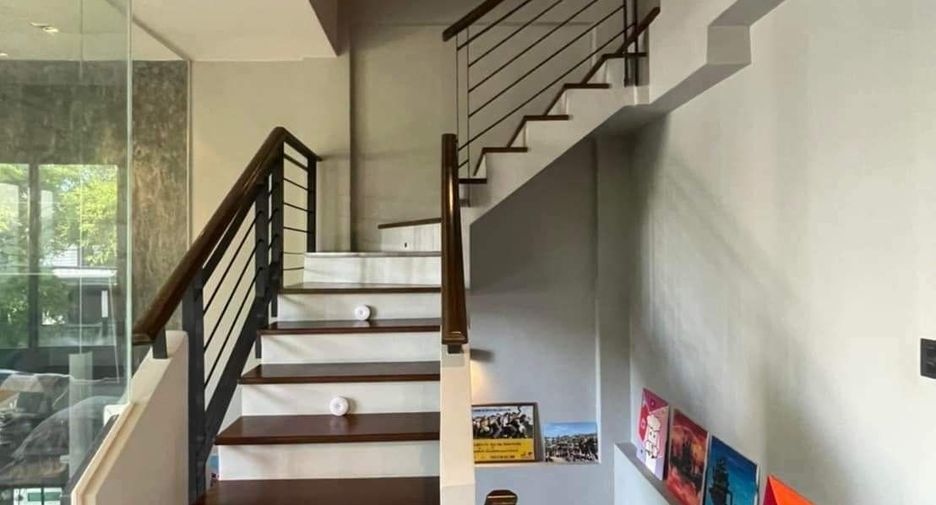 For sale 3 bedrooms townhouse in Mueang Samut Prakan, Samut Prakan