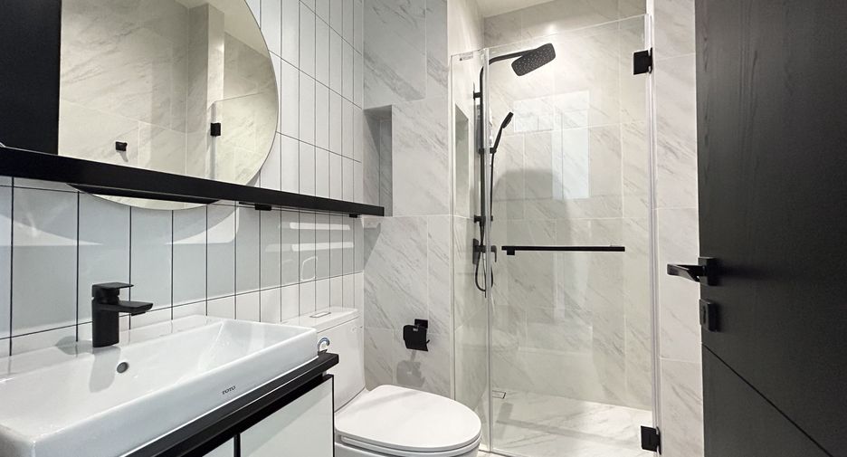 For rent studio condo in Khlong San, Bangkok