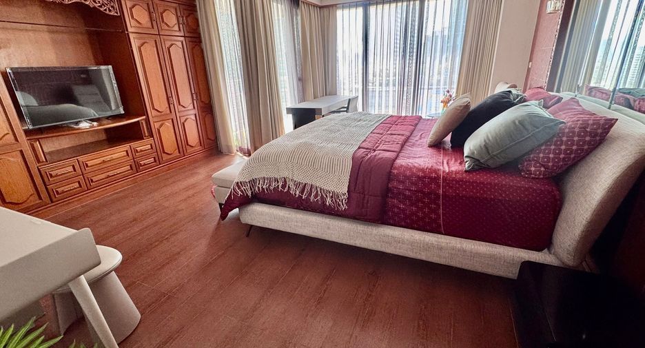 For rent 2 bedrooms condo in Khlong Toei, Bangkok