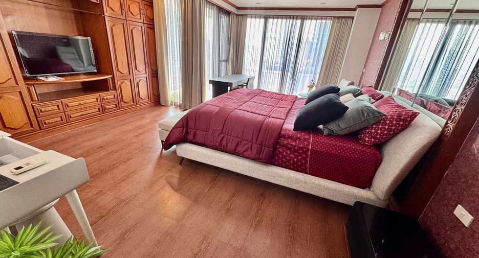 For rent 2 bedrooms condo in Khlong Toei, Bangkok