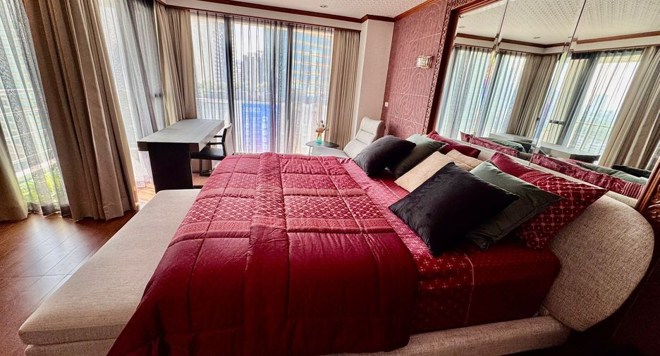 For rent 2 bedrooms condo in Khlong Toei, Bangkok
