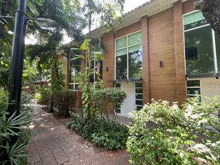 Apartamento en alquiler de 3 habitaciones en Watthana, Bangkok