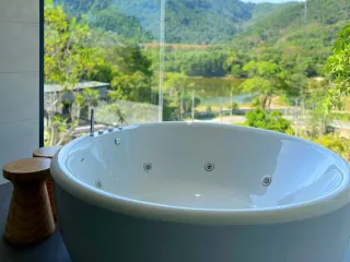 Villa zum Kauf mit 4 Zimmer in Thalang, Phuket