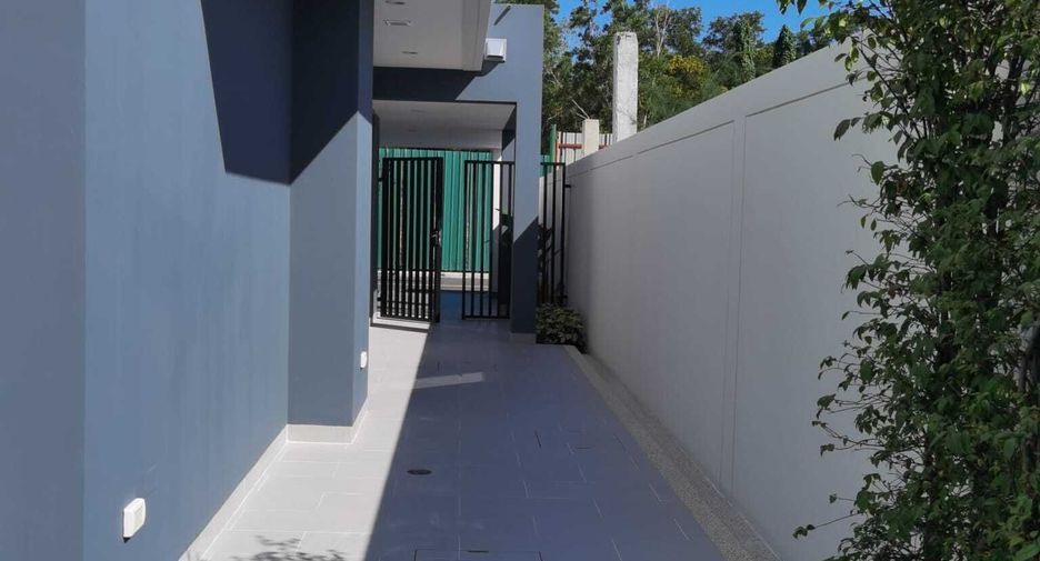 For rent 5 bedrooms villa in Thalang, Phuket