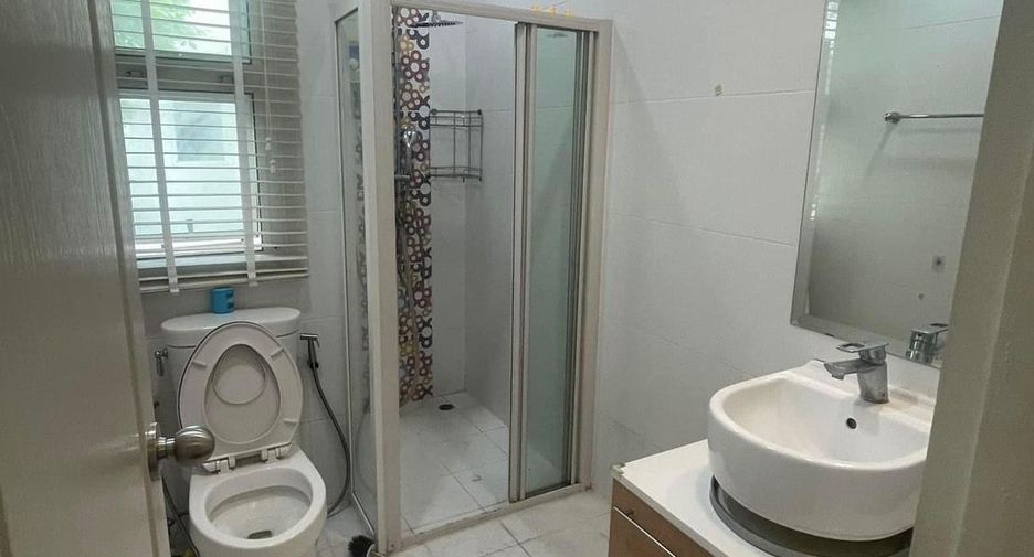 For sale 5 bedrooms house in Khan Na Yao, Bangkok