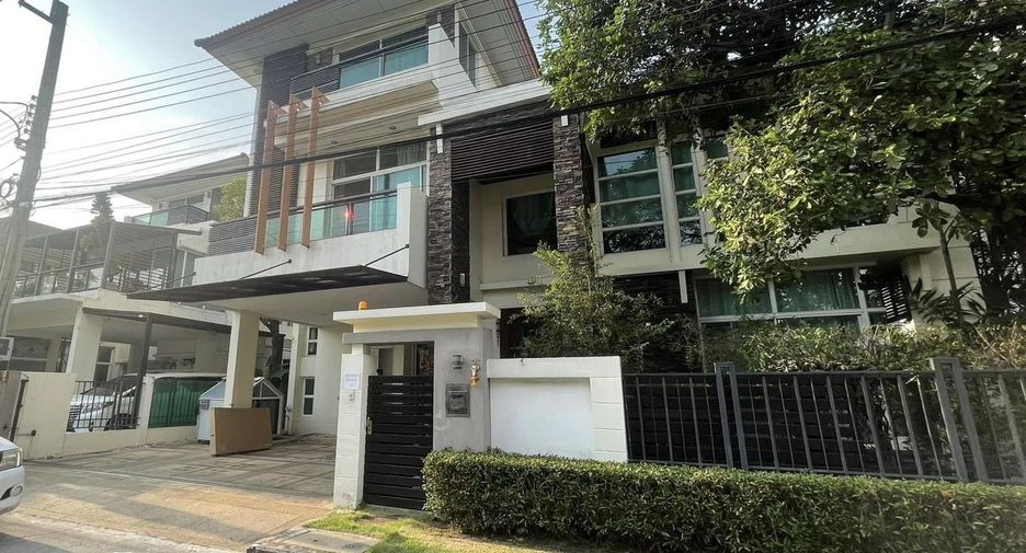 For sale 5 bedrooms house in Khan Na Yao, Bangkok