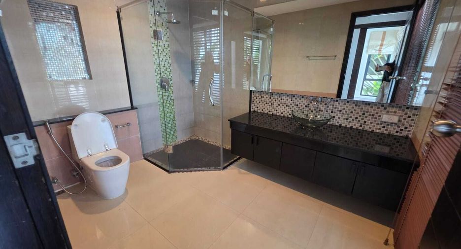 Villa en alquiler de 3 habitaciones en Mueang Phuket, Phuket