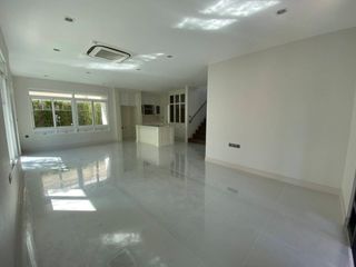 À louer 4 chambres maison à Bang Phli, Samut Prakan