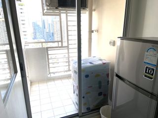 For rent studio condo in Khlong Toei, Bangkok