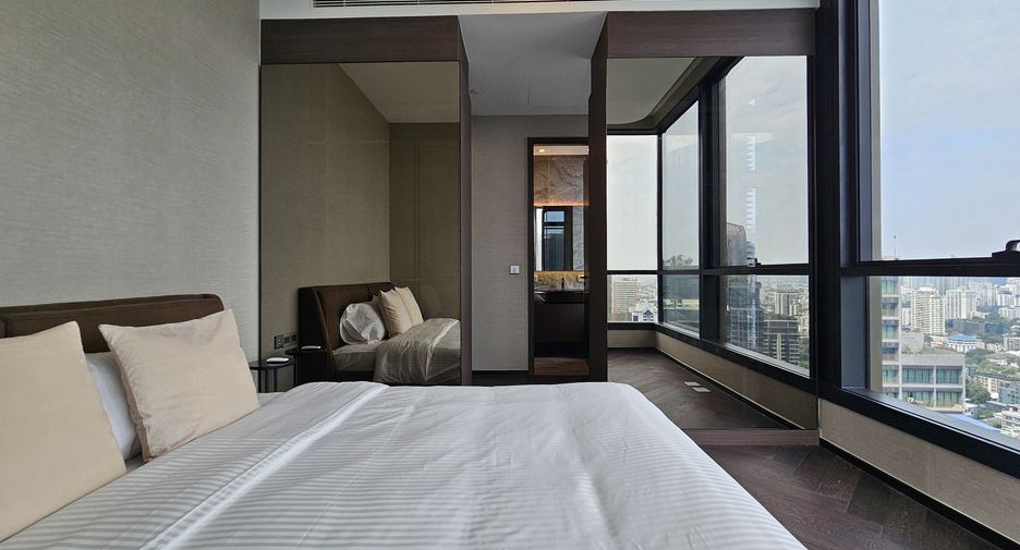 For rent 2 bedrooms condo in Khlong Toei, Bangkok