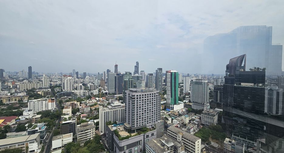 For rent 2 bedrooms condo in Khlong Toei, Bangkok