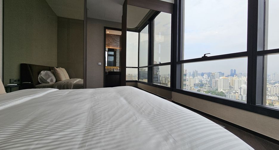 For rent 2 bedrooms condo in Khlong Toei, Bangkok