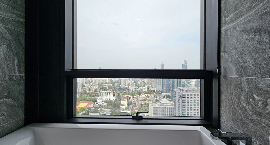 For rent 2 bedrooms condo in Khlong Toei, Bangkok