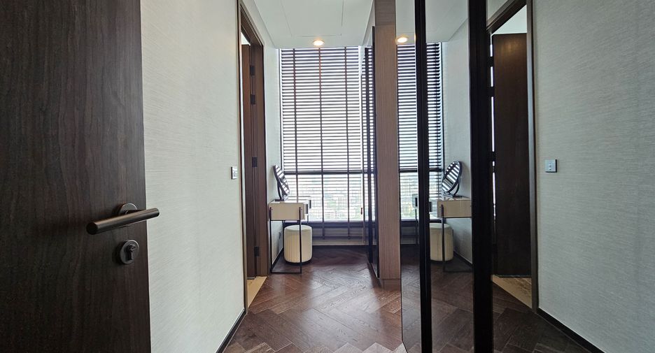 For rent 2 bedrooms condo in Khlong Toei, Bangkok