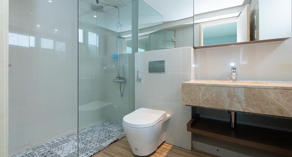 For sale and for rent 2 bedrooms condo in Watthana, Bangkok