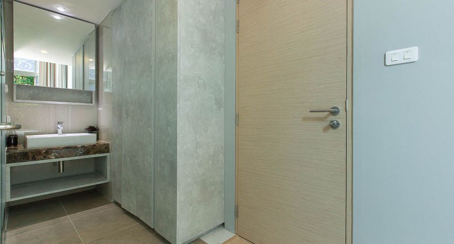 For sale and for rent 2 bedrooms condo in Watthana, Bangkok