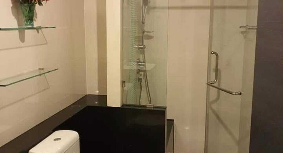 À louer 2 chambres condo à Yan Nawa, Bangkok