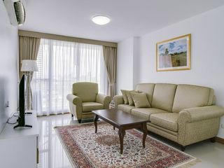 For sale そして for rent 2 ベッドルーム condo in Phra Khanong, Bangkok